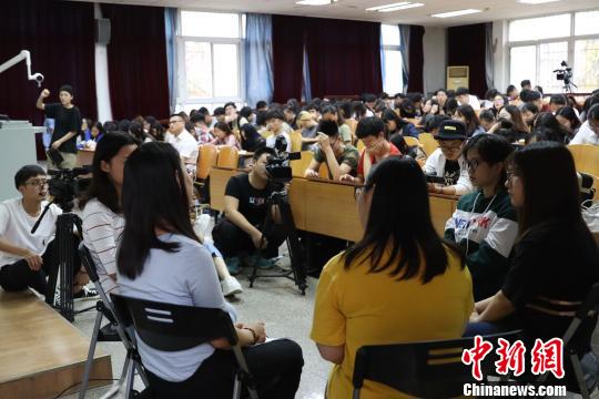 图为武昌首义学院引进5G技术教学。武昌首义学院供图