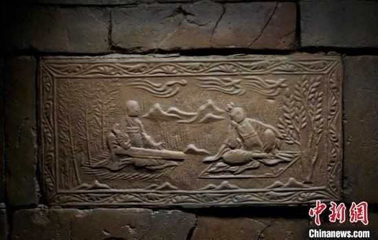 湖北新发现高山流水题材画像砖。(襄阳市文物考古研究所 供图)