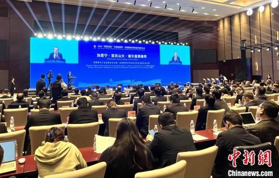 3月27日，2024“投资武汉”全球招商暨一季度招商引资项目签约大会举行。张芹 摄