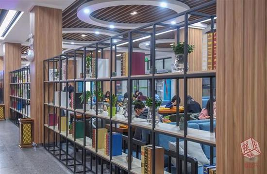 小龙虾鲍鱼不算啥 武大食堂环境好得办起了自习室