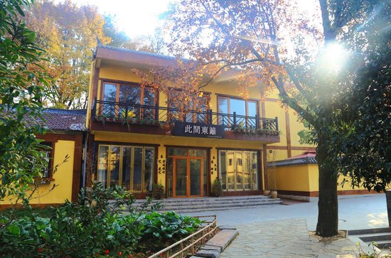村民闲置房屋改造而成的花乡民宿(武汉木兰花乡景区 供图)