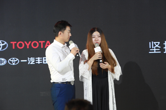 从武汉到纽约——时尚设计师罗钒溪 向平凡宣战