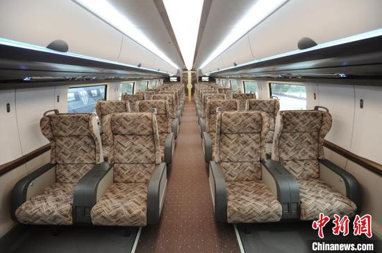 時速600公里高速磁浮試驗樣車車廂內(nèi)部?！∴囃鷱?攝