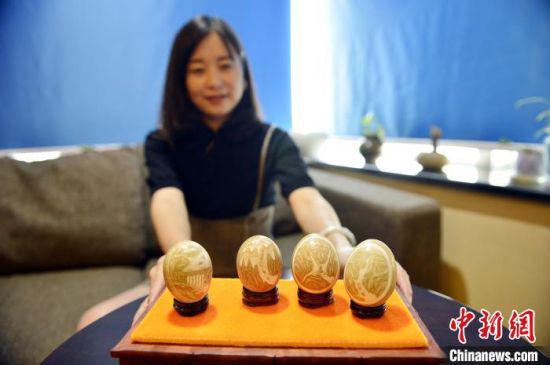 湖北|湖北一“80后”自学蛋雕 传承“毫厘技艺”