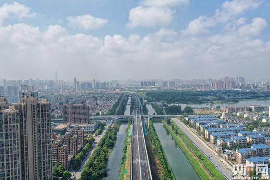图为:武汉机场路主线高架。央广网发 武汉航发集团供图