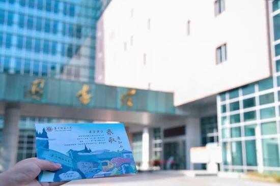 武汉|武汉这些大学新版通知书来了 有惊艳到你吗？