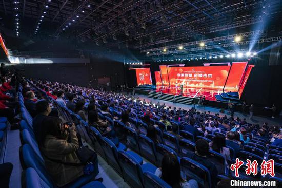 第六届全国双创活动周湖北会场在武汉启动　周瑞琪　摄