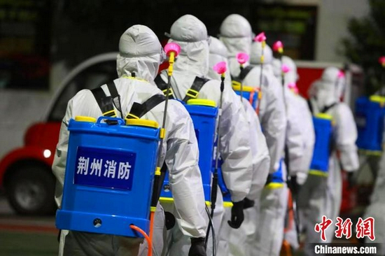 防疫消殺隊(duì)整裝出發(fā)?！钋?攝