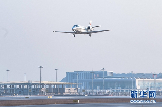 圖為鄂州花湖機場建成校飛。新華社記者 肖藝九 攝