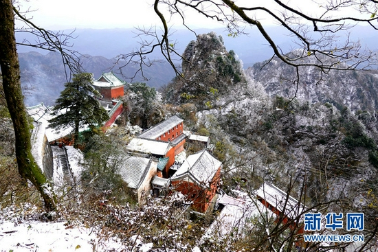 雪后武当山 新华网发 刘程程摄