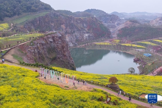 灵山“矿花苑”景区一景。新华社记者伍志尊 摄