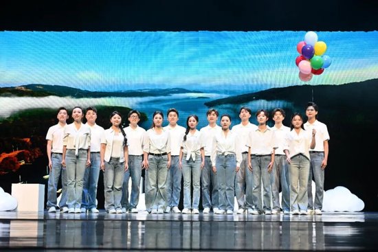 歌曲《世界赠予我的》