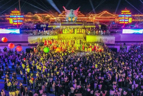 ||&nbsp;今年五一假期，“荆州十二时辰”焕新上演，构建起“观演+夜游+体验+消费”的全链条文旅新场景