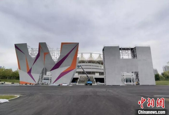 图为正在新建的武汉体育场攀岩基地 武汉体育中心供图