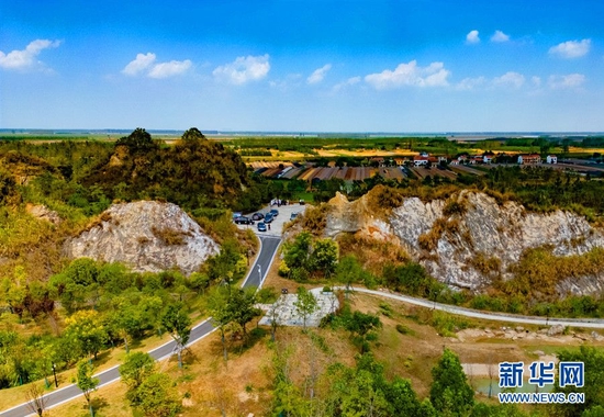 图为湖北嘉鱼马鞍山矿山生态公园。新华网 李征峥 摄