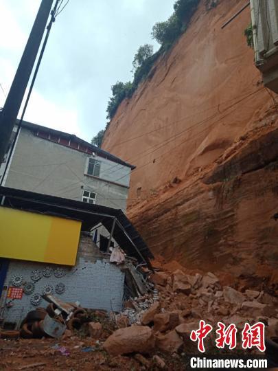 湖北恩施|湖北恩施市城区突发山体塌方 造成1人死亡1人受伤