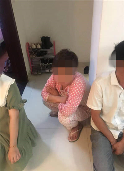 民警捣毁传销窝点 (通讯员 汪莹 摄)