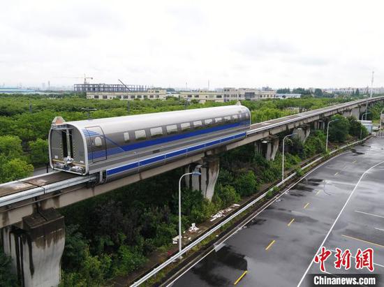 時速600公里高速磁浮試驗樣車成功試跑。　鄧旺強　攝