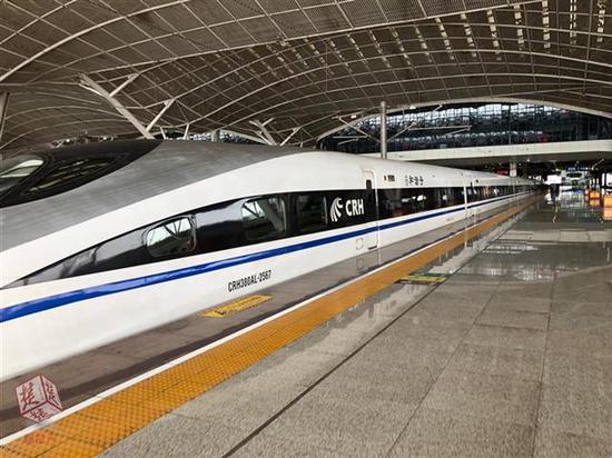 也就是说武汉至香港，高铁直达只需要4个半小时！