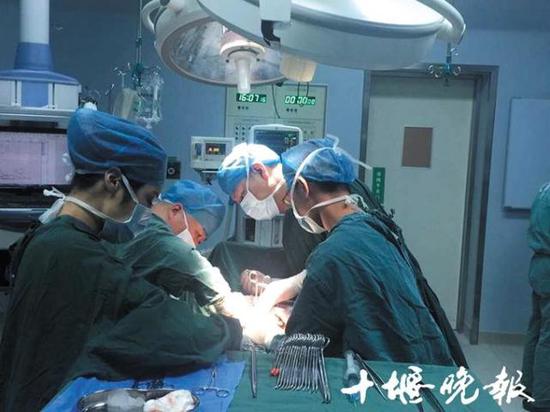 李勇的肾脏被移植到另一名患者身上。