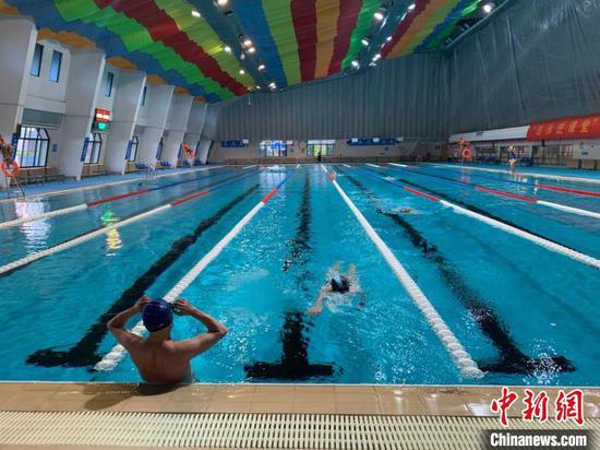 图为湖北省英东游泳跳水馆。　武一力 摄