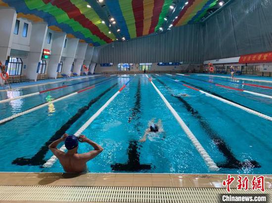 图为湖北省英东游泳跳水馆。 武一力 摄