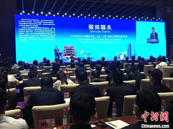 24日上午武汉市第二季度招商引资项目签约大会在武汉会议中心举行 张芹 摄