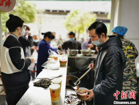 一碗牛肉面是襄阳人过早标配（资料图）　胡传林　摄