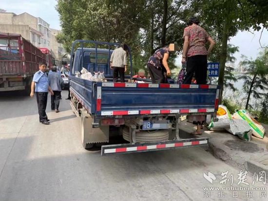 超载车辆。通讯供图
