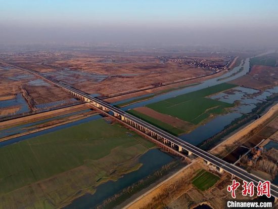 湖北孝汉应高速公路(福银至武荆段)初步建成。杨晨风摄