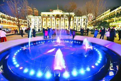 百年老街中山大道华丽回归 水塔露真容市民排