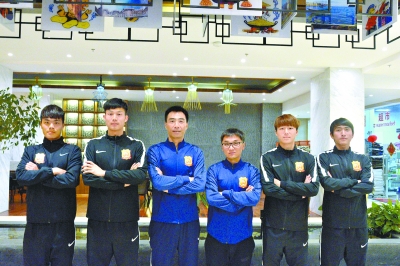 入选U22的卓尔6将士（从左至右为聂傲双、贾鑫尧、刘俊峰、李政、明天、黄博文）