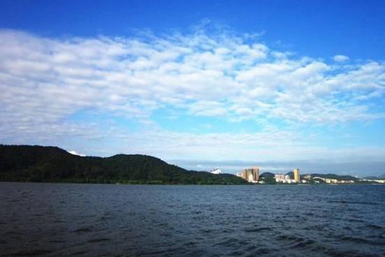 黄石磁湖湿地公园将在5月开建啦!今年9月,黄石市第四届园博会将在磁湖湿地公园开幕,湿地公园(一期)美景将展现在市民面前。