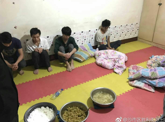 荆州警方捣毁传销窝点 曝光90后传销人员真实