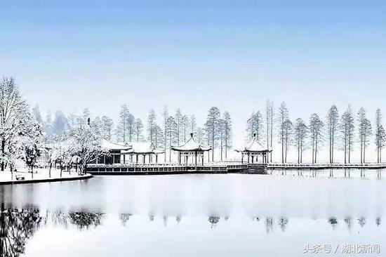武汉拥有高等院校80多所,在中国仅次于北京