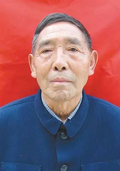 罗官章，男，土家族，1937年7月生，中共党员，湖北省宜昌市五峰土家族自治县人大常委会原副主任。
