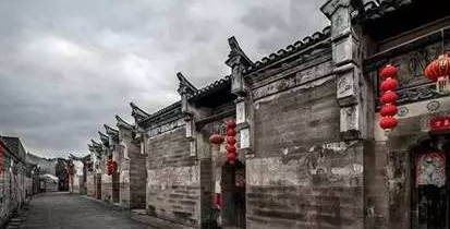 从“武汉后花园”到“国家旅游标杆”,黄陂大步迈入全域旅游时代。大江大河大武汉,好山好水好黄陂。