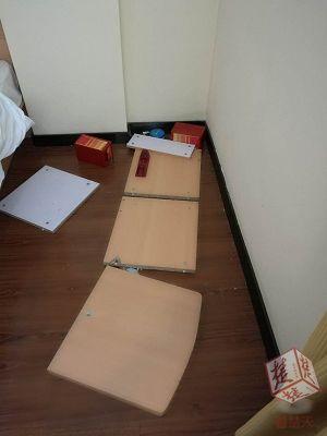 天津男子为当网红在武汉一酒店房间直播打砸被