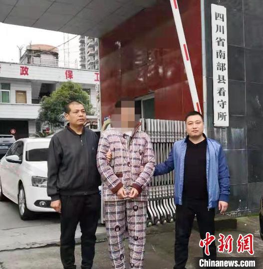 主要犯罪嫌犯人杨某在四川落网　杨永定　摄