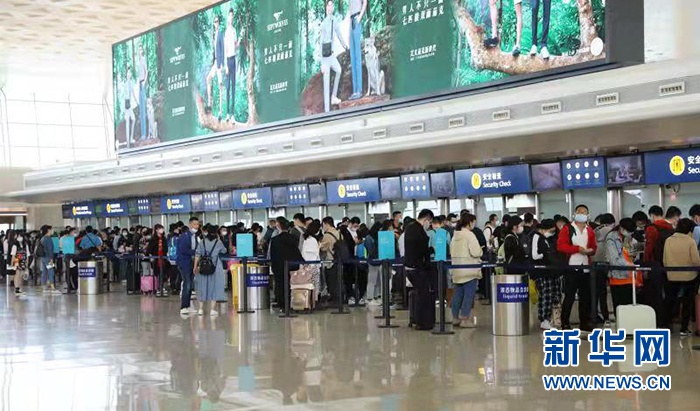 刚刚过去的“五一”假期，武汉天河机场整体运行安全平稳有序。新华网发 俞杨摄