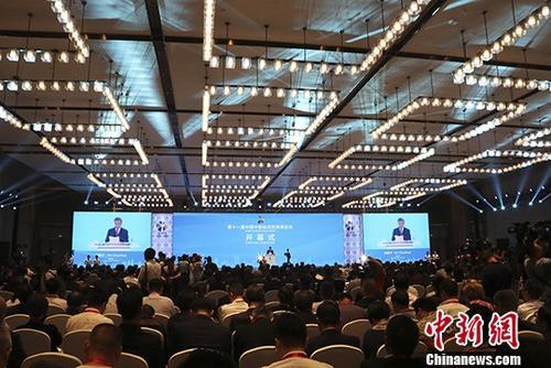 5月18日，第十一届中国中部投资贸易博览会在江西南昌开幕，来自全球50多个国家和地区的6000多名政商学各界人士参会。中新社记者 刘占昆 摄