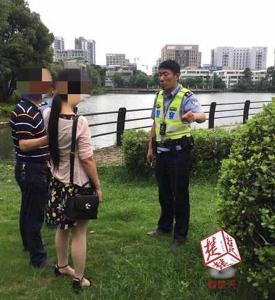 原标题:闹纠纷妻子要跳湖,丈夫儿子急坏了,三十余警力齐寻找,劝和一家人