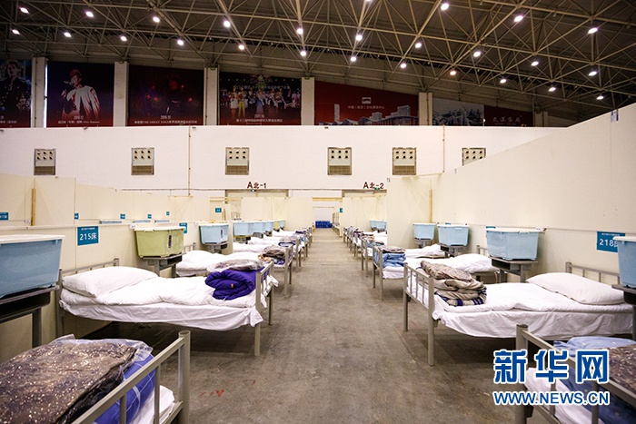 圖為武漢客廳方艙醫(yī)院內(nèi)部設(shè)施比較齊全。新華網(wǎng)發(fā) 董宏祥攝