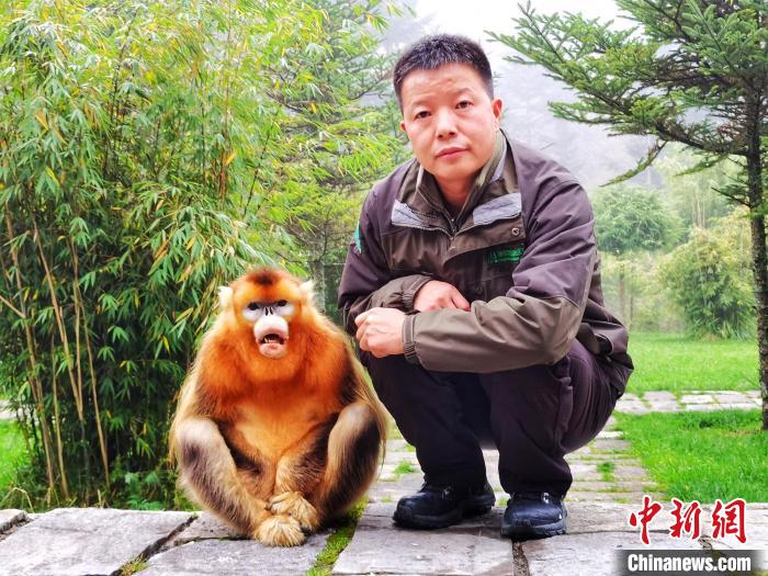 吴锋与“大胆”。 受访者供图