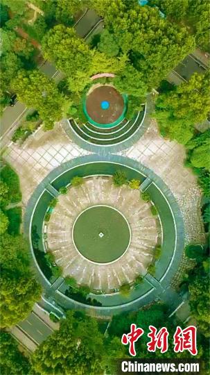 湖北武汉|武汉一高校学生航拍“数字美景”为祖国庆生