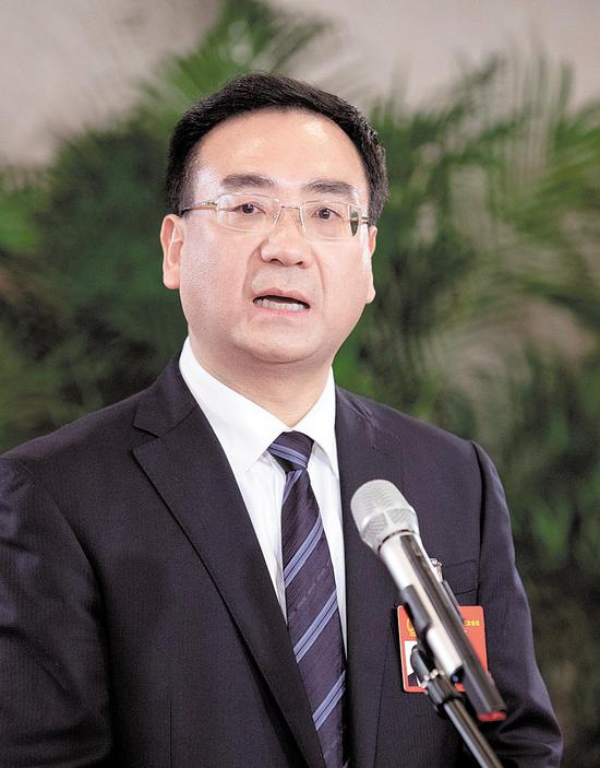 明进华