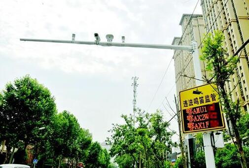图为：昨日，武昌铁机路，违法鸣笛抓拍系统曝光了一批车辆
