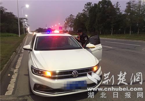 民警顺利找到女士。通讯员供图
