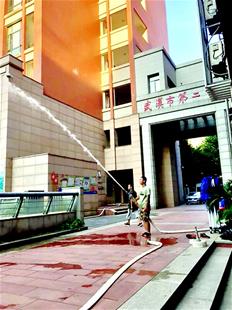图为:雨戏原来是这样拍出来的