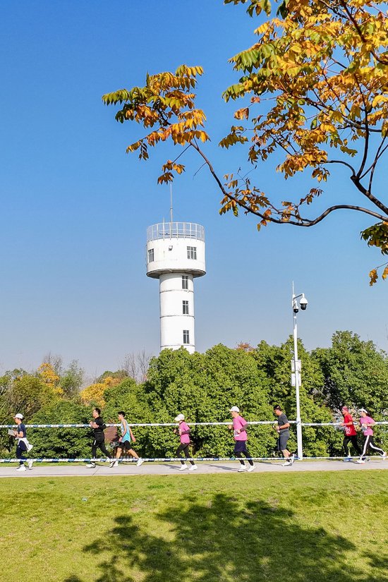 垦丁塔（青山区融媒体中心供图）